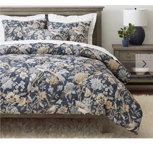 Pottery Barn Bloom Floral Blue Sateen  King Comfoter and 3 Euro Shams